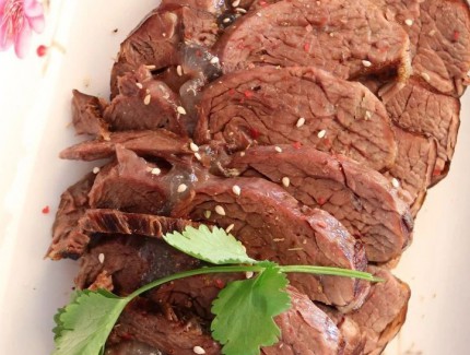 金城老碗【牛】氣沖天、好“禮”相隨